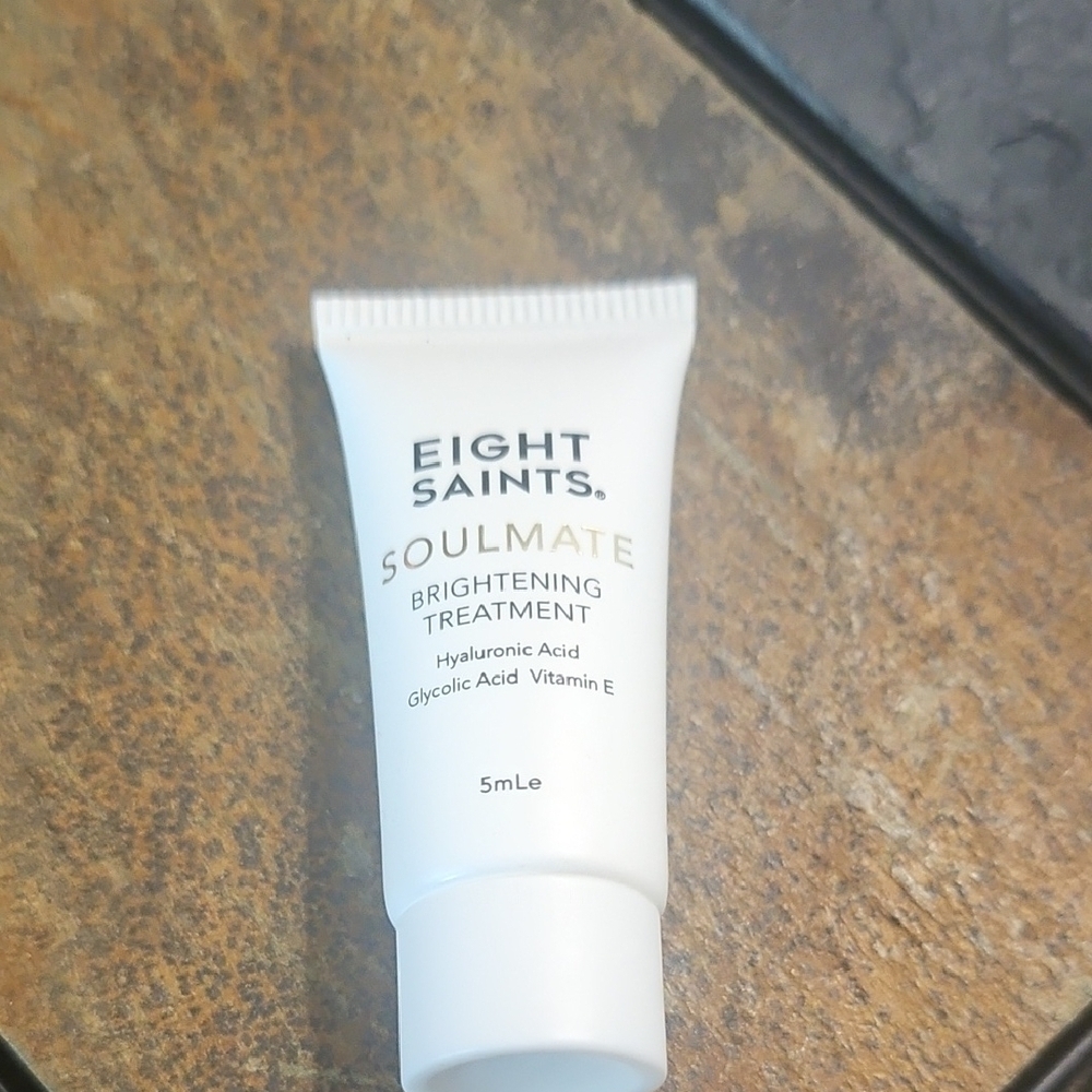 Eight Saints Soulmate Brightening Treatment Trial Size NIP